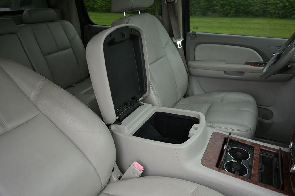 Chevrolet Avalanche 4WD Crew Cab 130" LTZ 2008