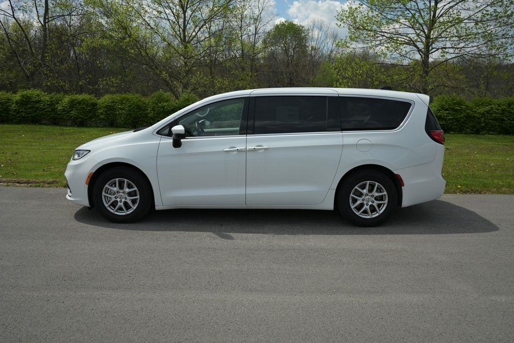 Chrysler Pacifica Touring L FWD 2023