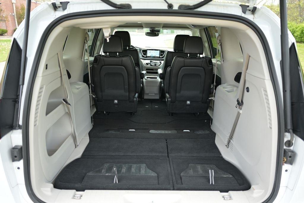 Chrysler Pacifica Touring L FWD 2023