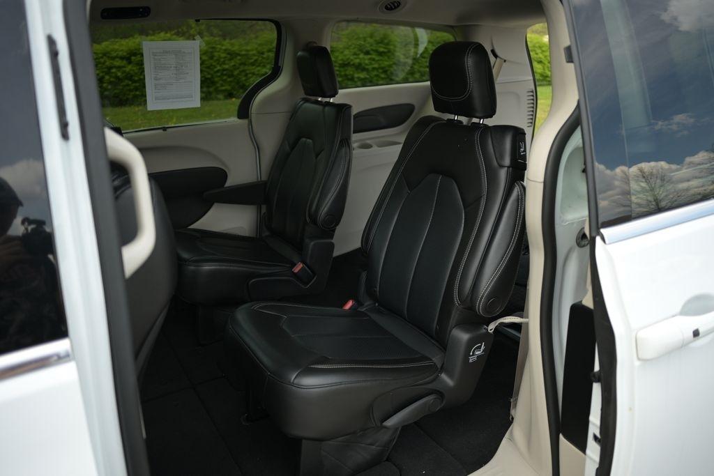 Chrysler Pacifica Touring L FWD 2023