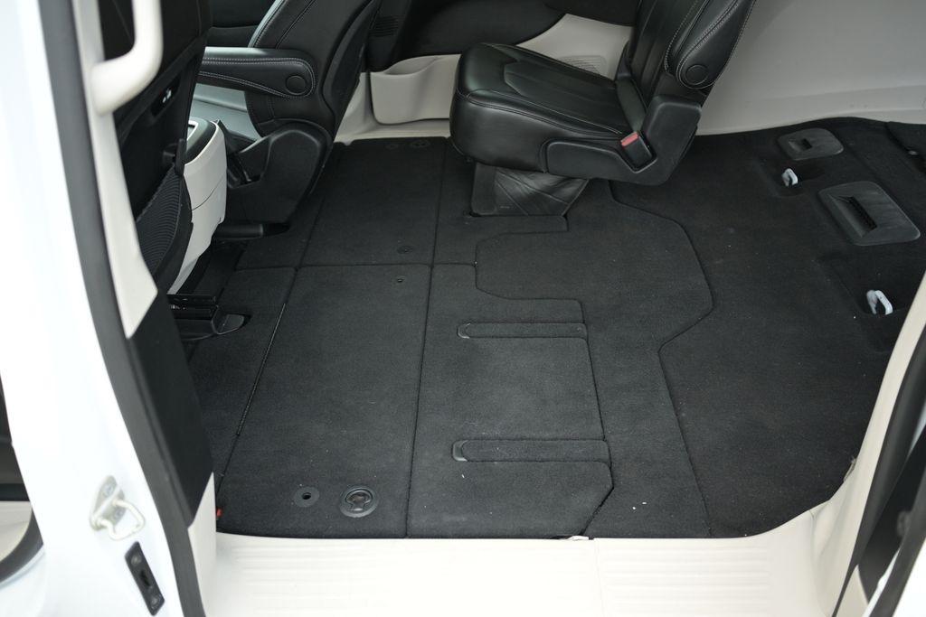 Chrysler Pacifica Touring L FWD 2023