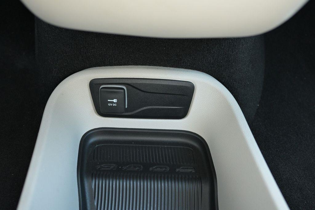 Chrysler Pacifica Touring L FWD 2023