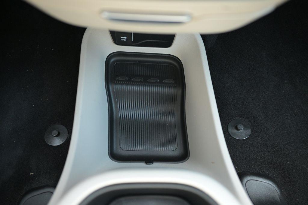 Chrysler Pacifica Touring L FWD 2023