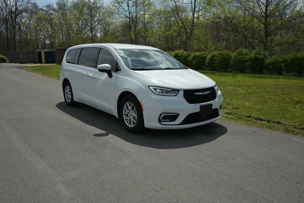 Chrysler Pacifica Touring L FWD 2023