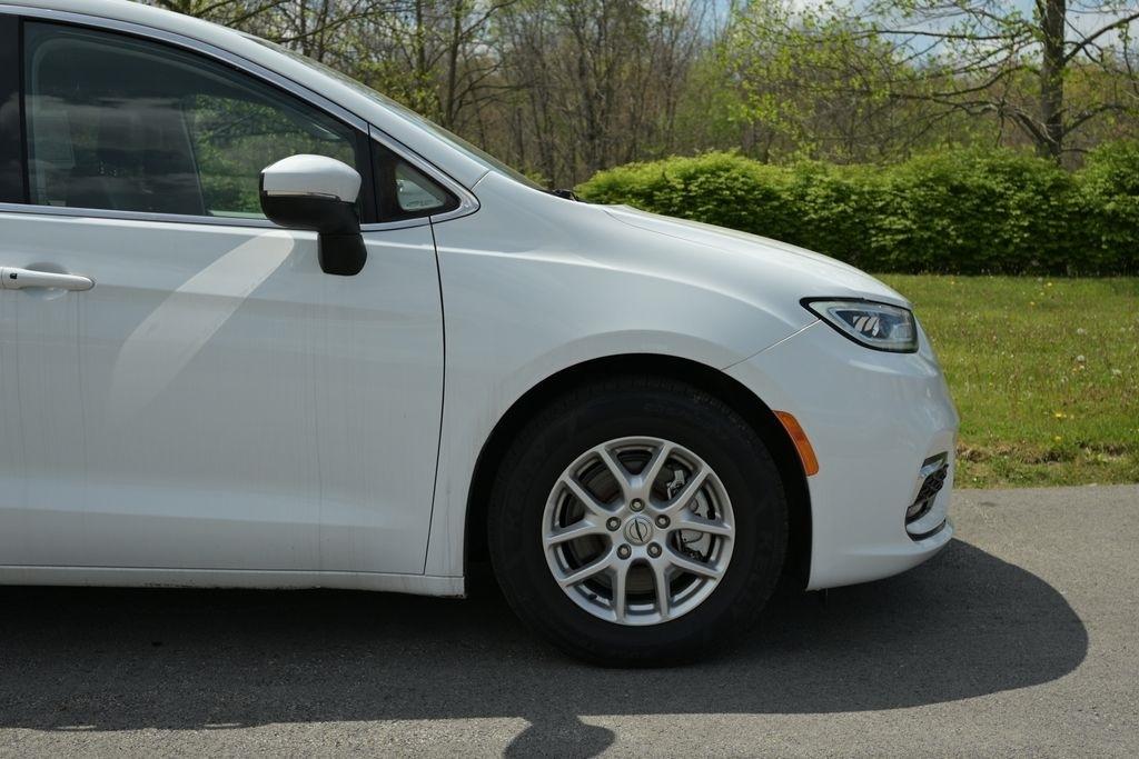 Chrysler Pacifica Touring L FWD 2023