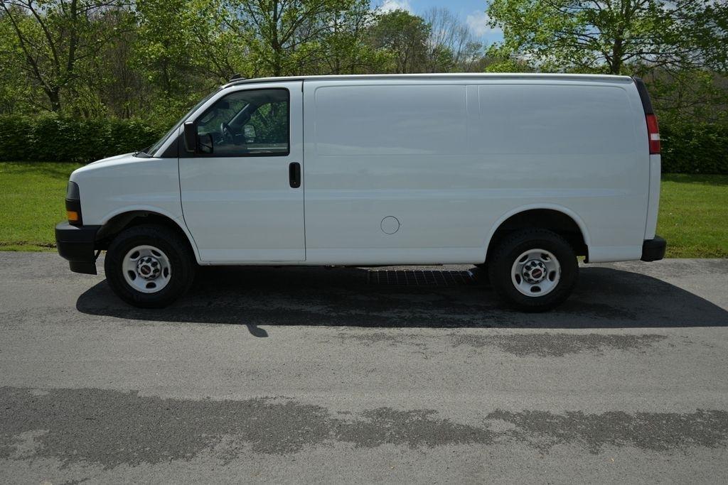 GMC Savana Cargo Van RWD 2500 135" 2023