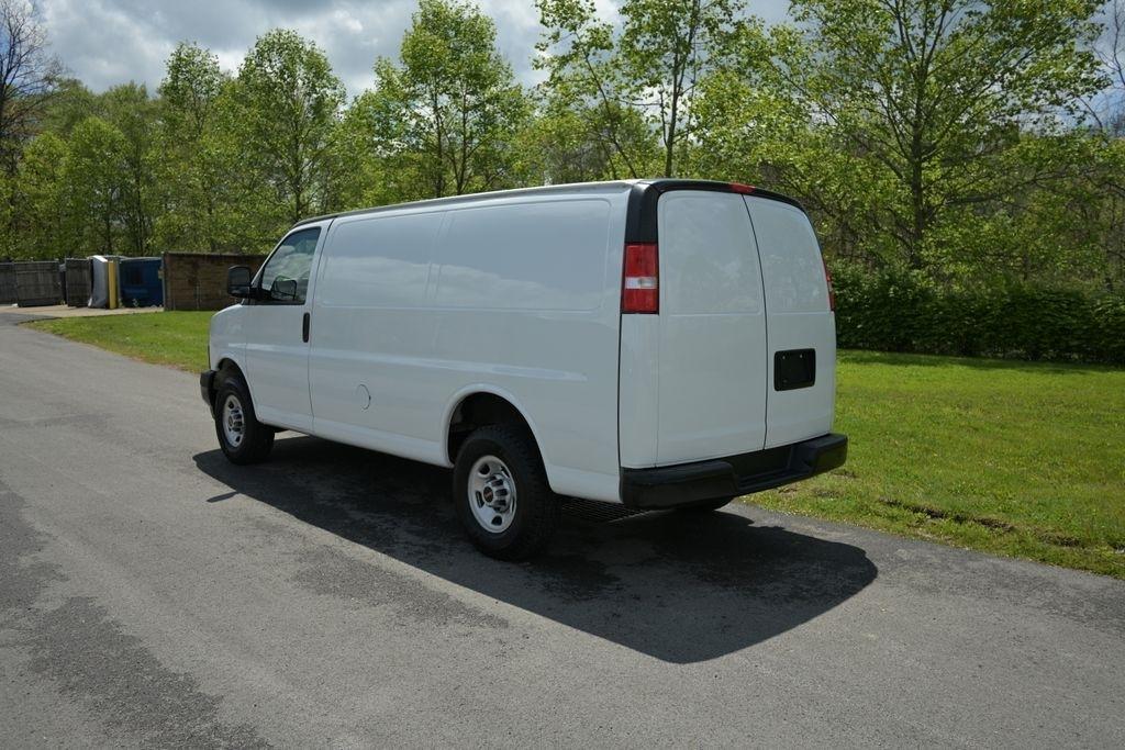 GMC Savana Cargo Van RWD 2500 135" 2023