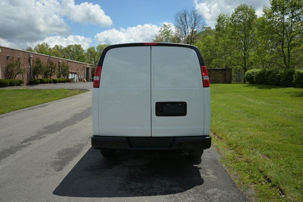 GMC Savana Cargo Van RWD 2500 135" 2023