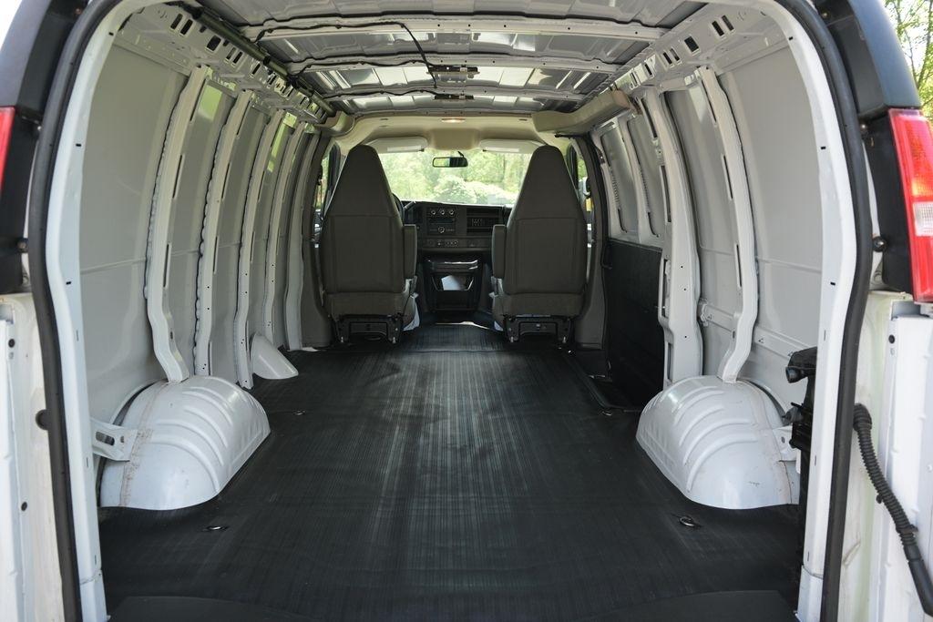 GMC Savana Cargo Van RWD 2500 135" 2023