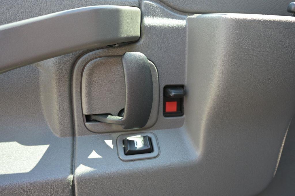GMC Savana Cargo Van RWD 2500 135" 2023