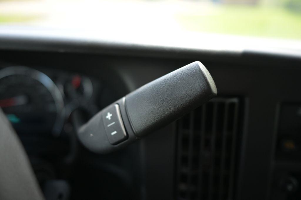 GMC Savana Cargo Van RWD 2500 135" 2023