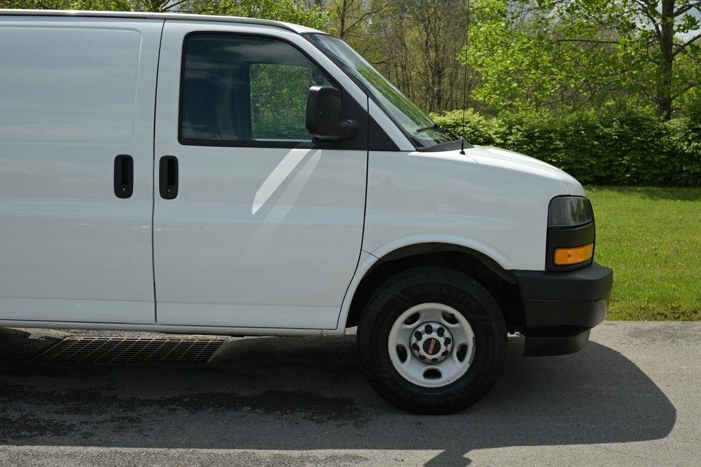 GMC Savana Cargo Van RWD 2500 135" 2023