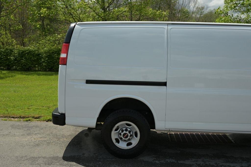 GMC Savana Cargo Van RWD 2500 135" 2023
