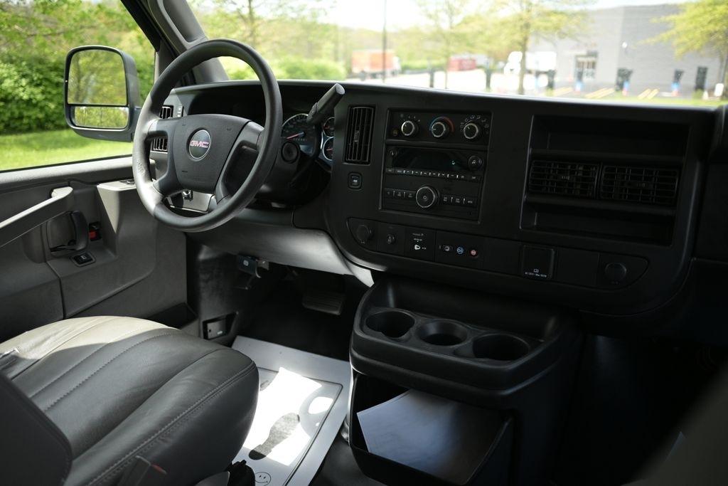 GMC Savana Cargo Van RWD 2500 135" 2023