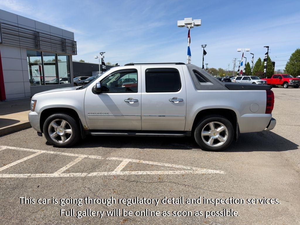 Chevrolet Avalanche 4WD Crew Cab LTZ 2010