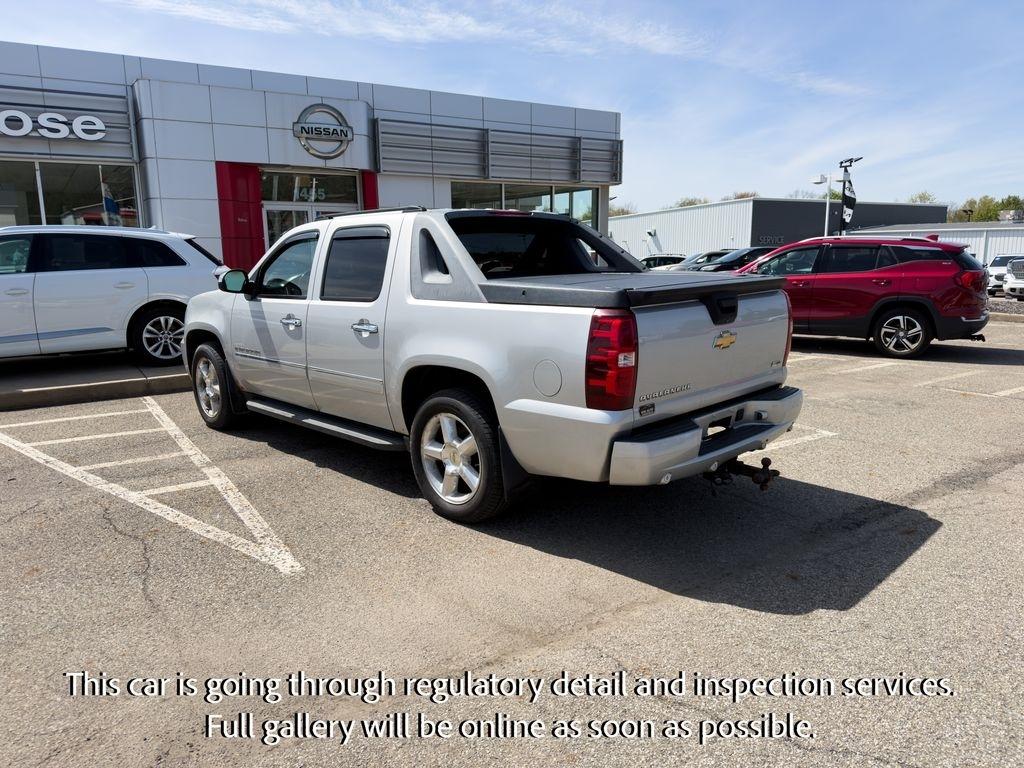 Chevrolet Avalanche 4WD Crew Cab LTZ 2010