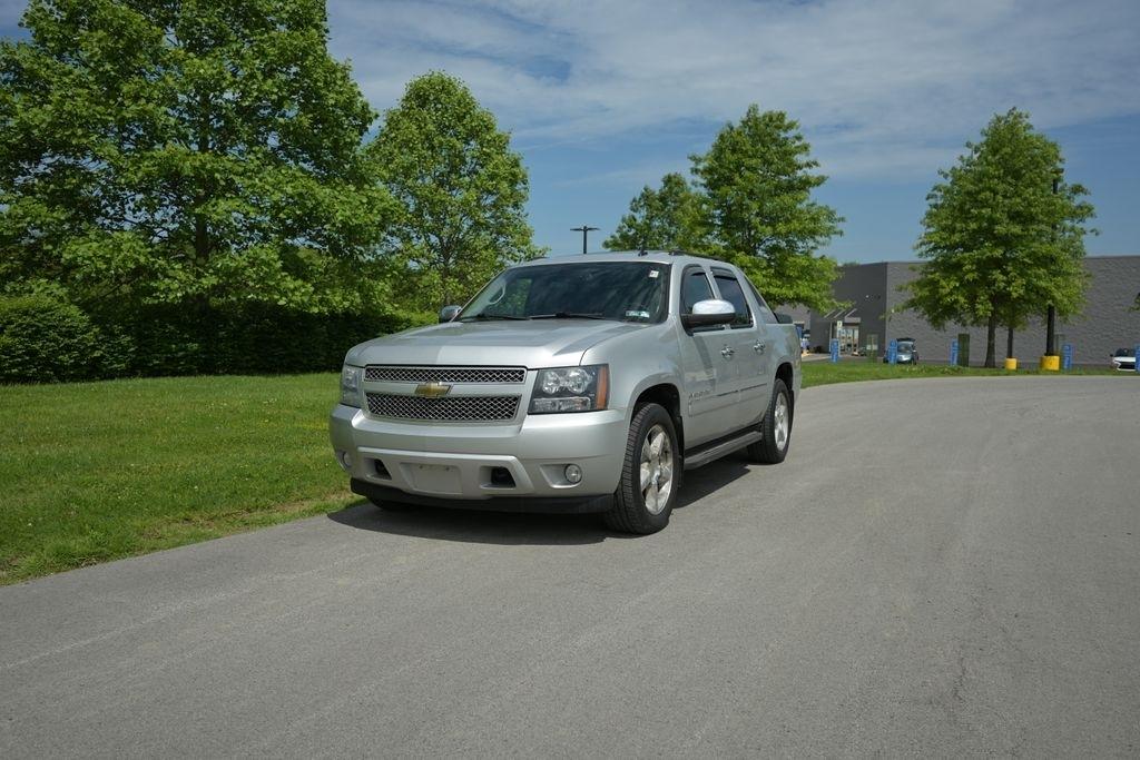 Chevrolet Avalanche 4WD Crew Cab LTZ 2010