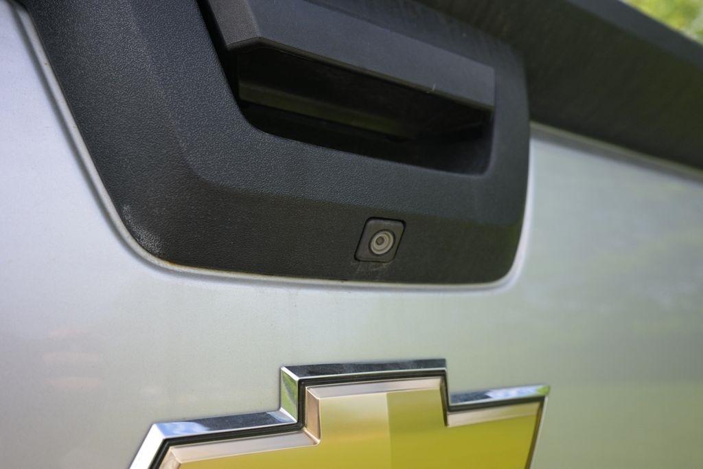Chevrolet Avalanche 4WD Crew Cab LTZ 2010