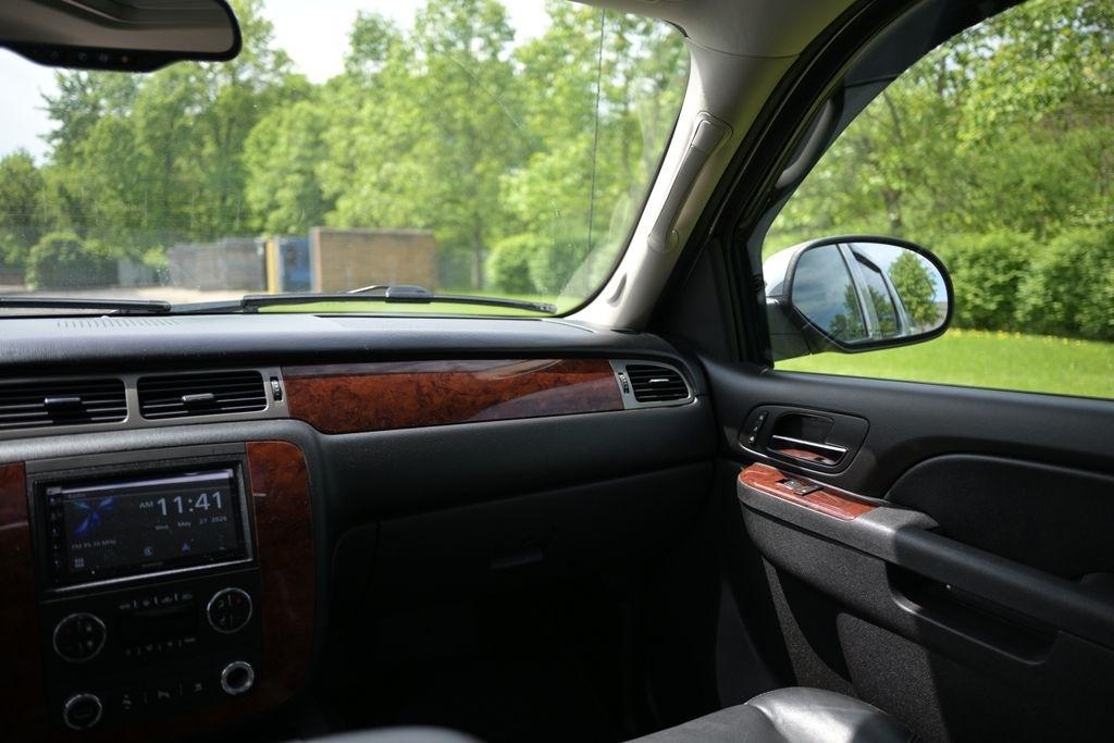 Chevrolet Avalanche 4WD Crew Cab LTZ 2010