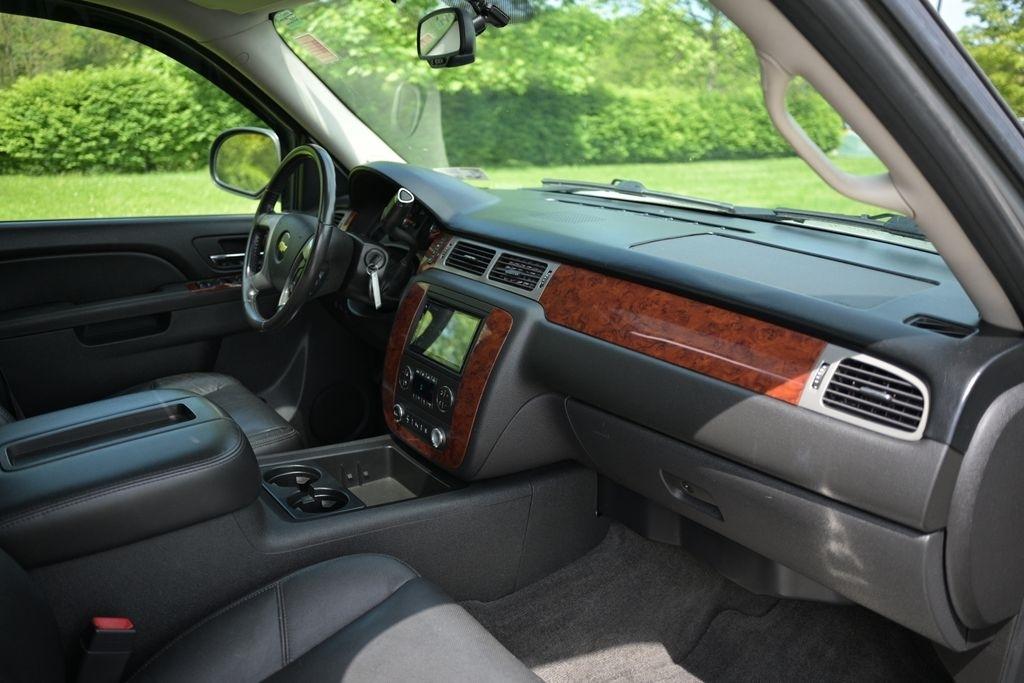 Chevrolet Avalanche 4WD Crew Cab LTZ 2010