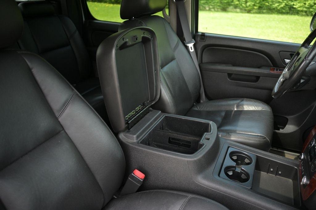 Chevrolet Avalanche 4WD Crew Cab LTZ 2010