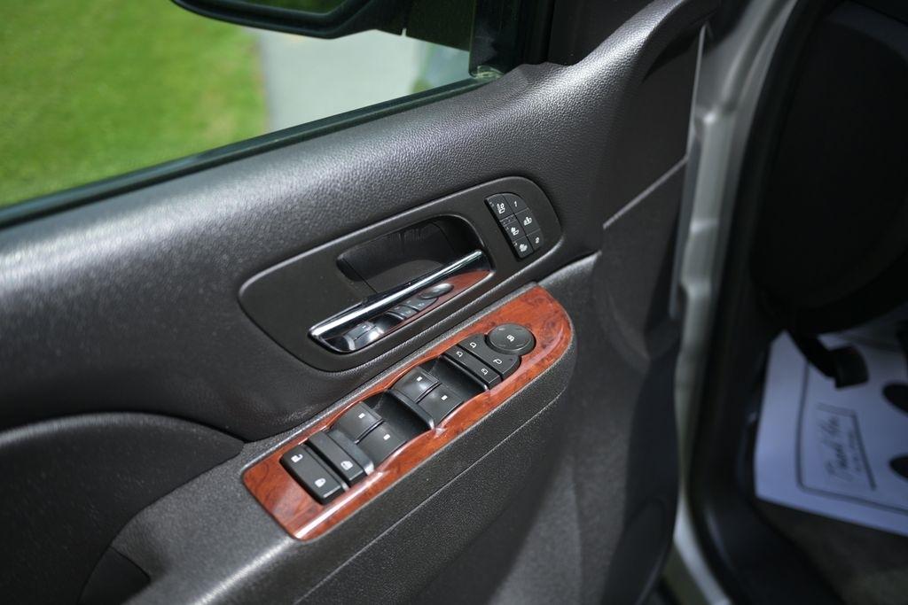Chevrolet Avalanche 4WD Crew Cab LTZ 2010
