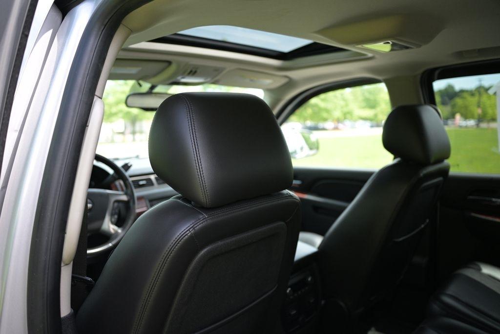 Chevrolet Avalanche 4WD Crew Cab LTZ 2010