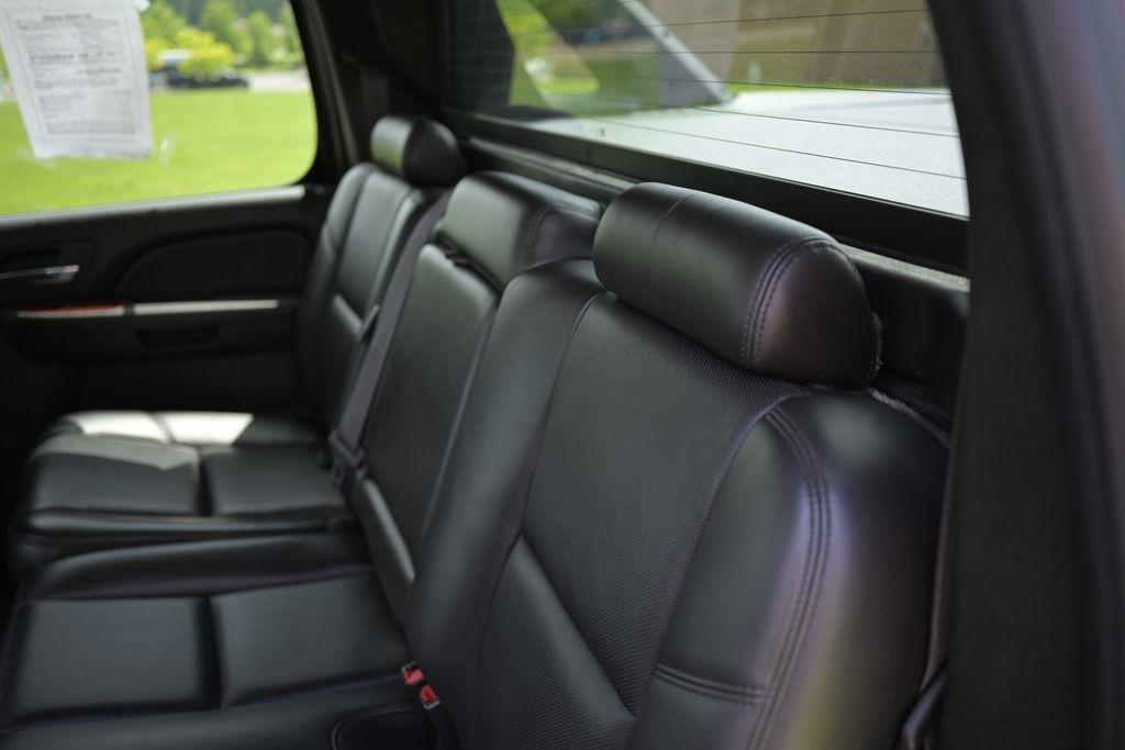 Chevrolet Avalanche 4WD Crew Cab LTZ 2010