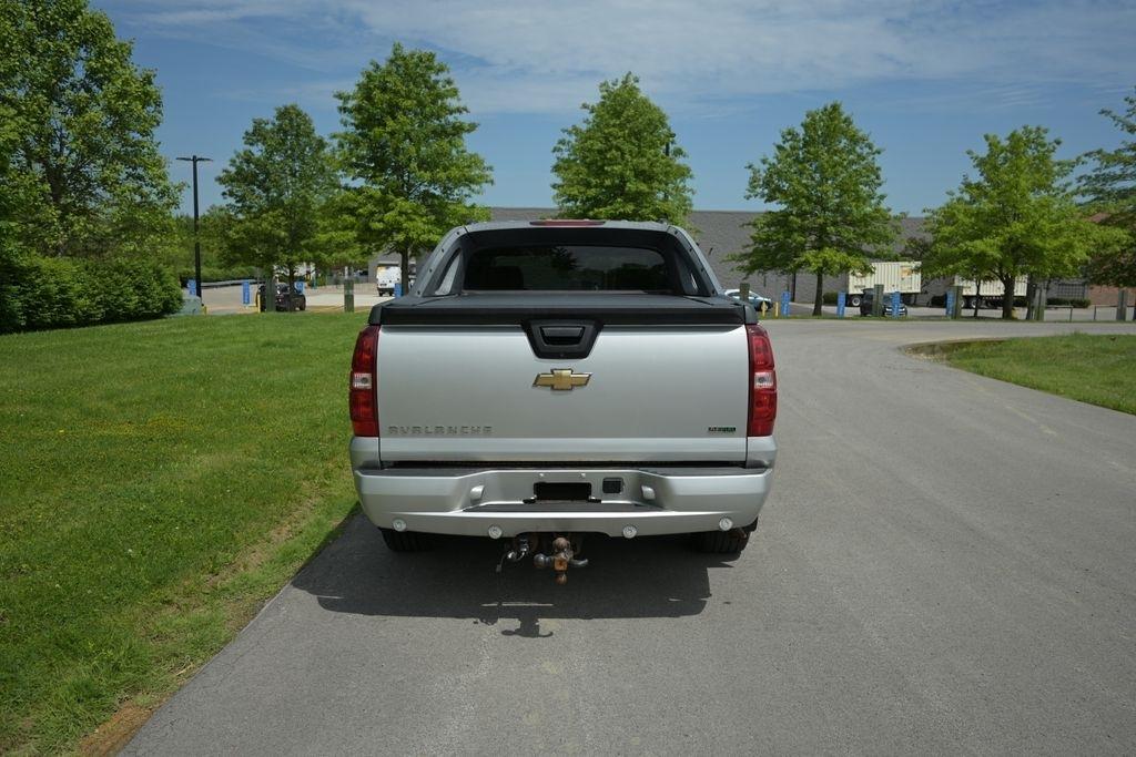 Chevrolet Avalanche 4WD Crew Cab LTZ 2010