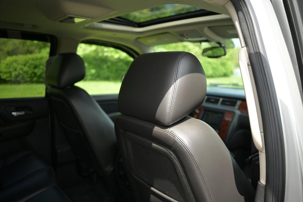 Chevrolet Avalanche 4WD Crew Cab LTZ 2010