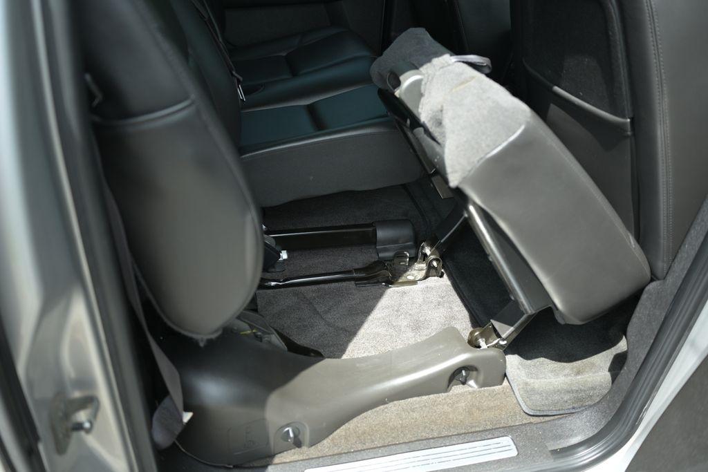 Chevrolet Avalanche 4WD Crew Cab LTZ 2010