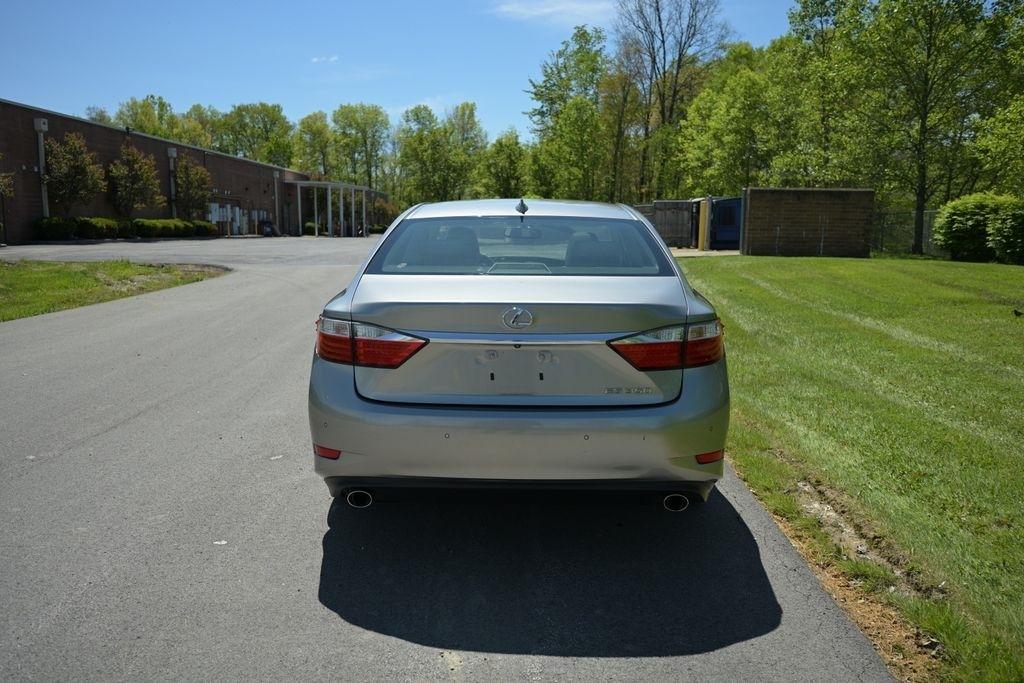 Lexus ES 350 4dr Sdn 2015