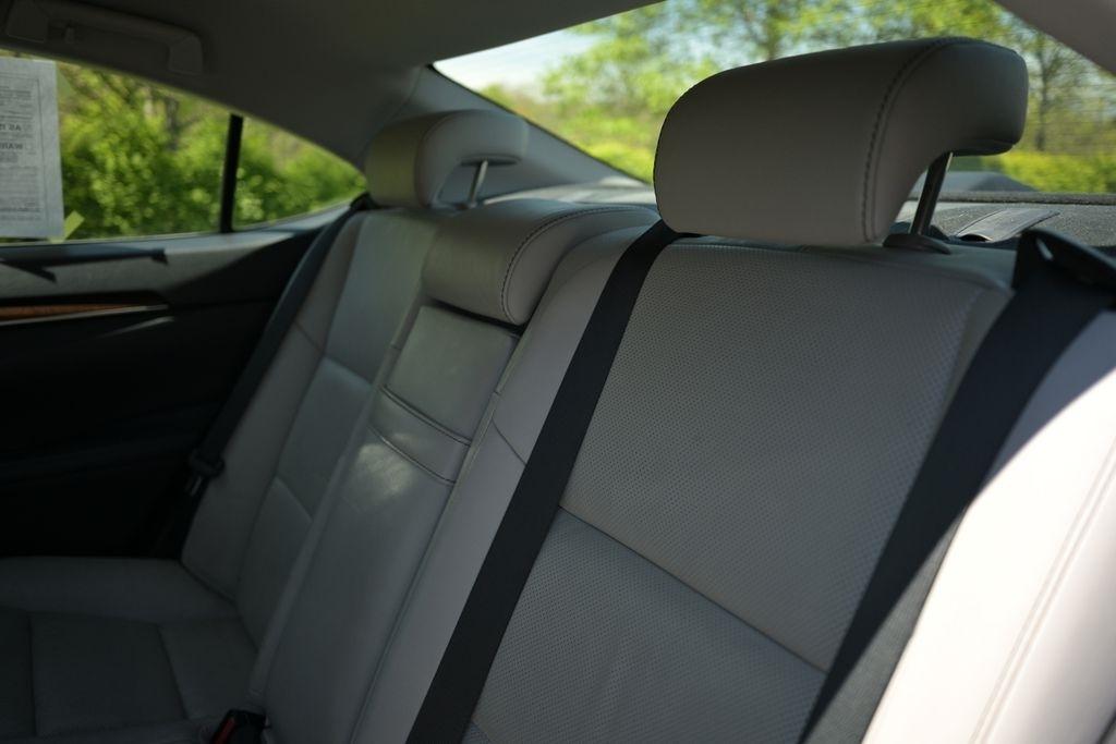 Lexus ES 350 4dr Sdn 2015