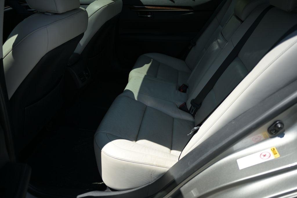 Lexus ES 350 4dr Sdn 2015