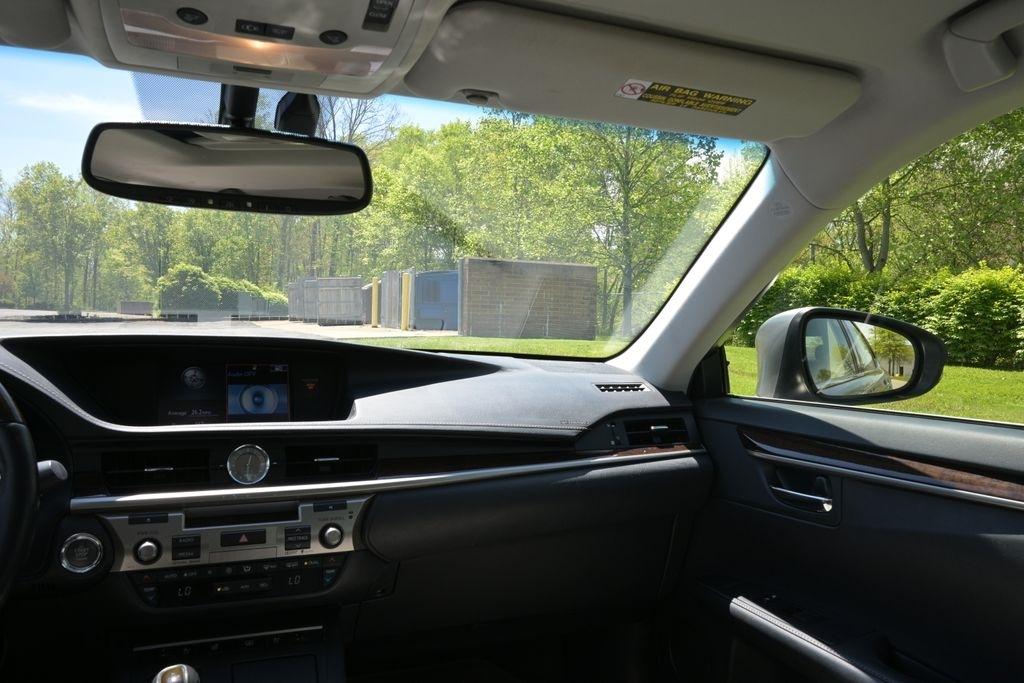 Lexus ES 350 4dr Sdn 2015