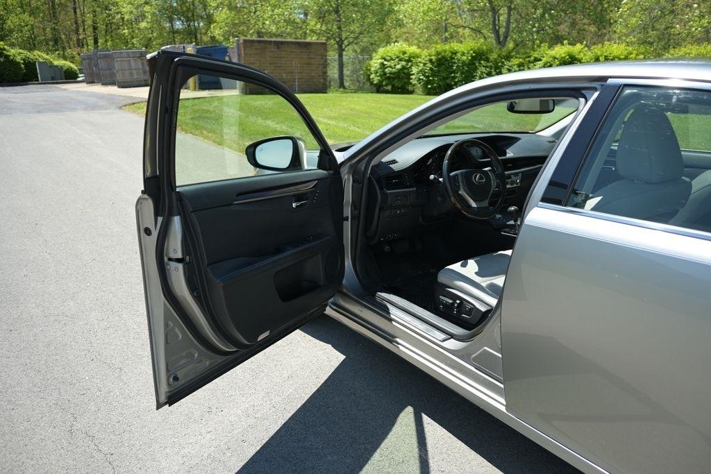 Lexus ES 350 4dr Sdn 2015