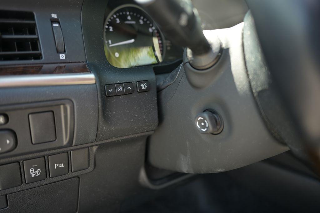 Lexus ES 350 4dr Sdn 2015