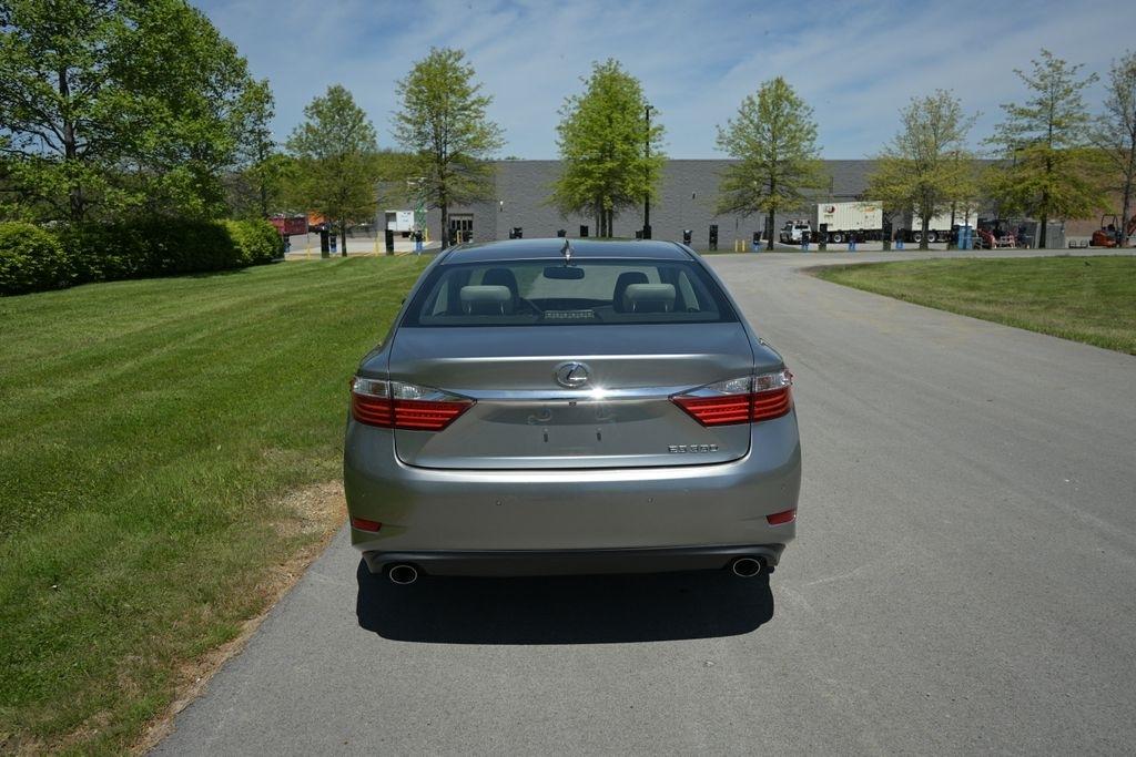 Lexus ES 350 4dr Sdn 2015