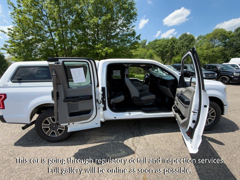 Ford F-150 2WD SuperCab 145" Lariat 2015