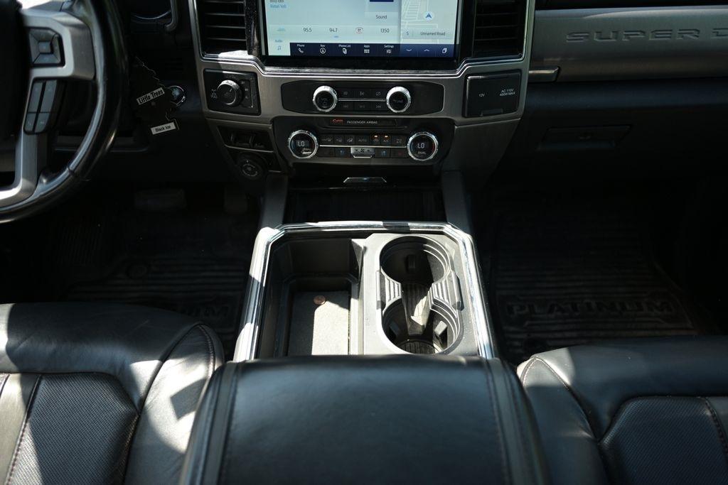 Ford Super Duty F-350 SRW King Ranch 4WD Crew Cab 8' Box 2022