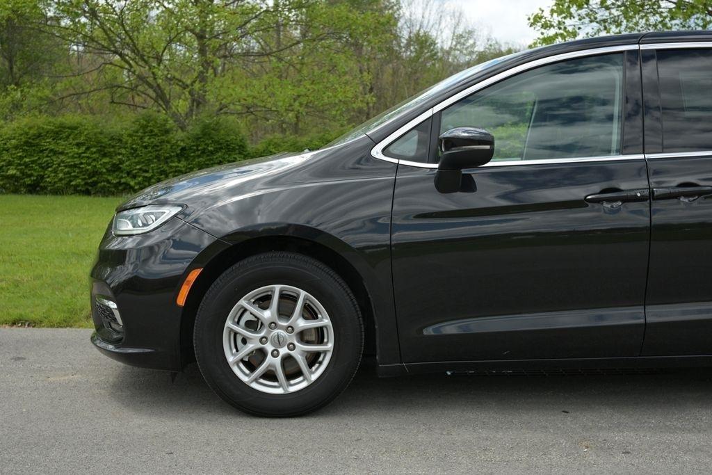 Chrysler Pacifica Touring L FWD 2023