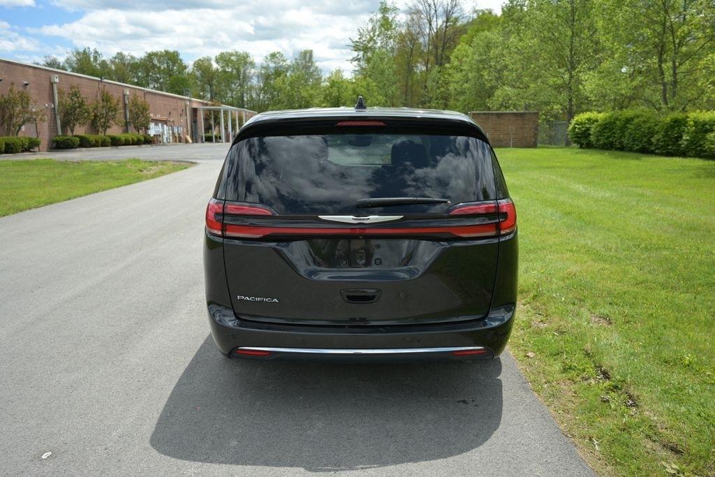 Chrysler Pacifica Touring L FWD 2023