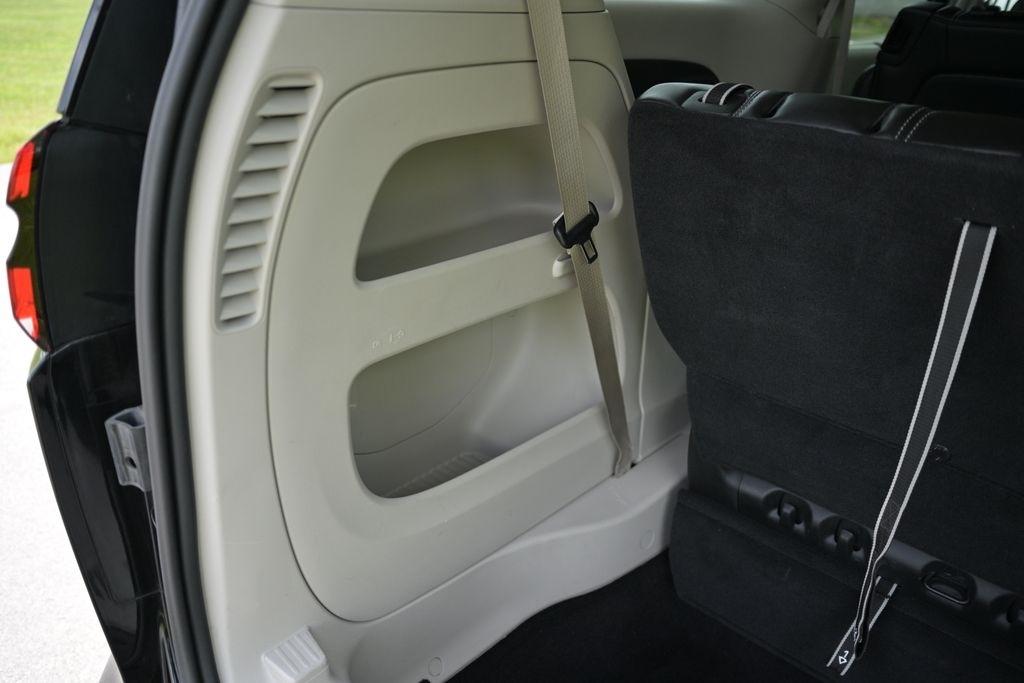 Chrysler Pacifica Touring L FWD 2023