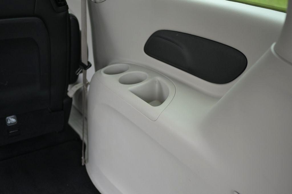 Chrysler Pacifica Touring L FWD 2023