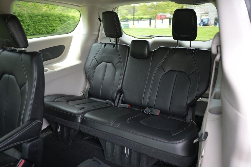 Chrysler Pacifica Touring L FWD 2023
