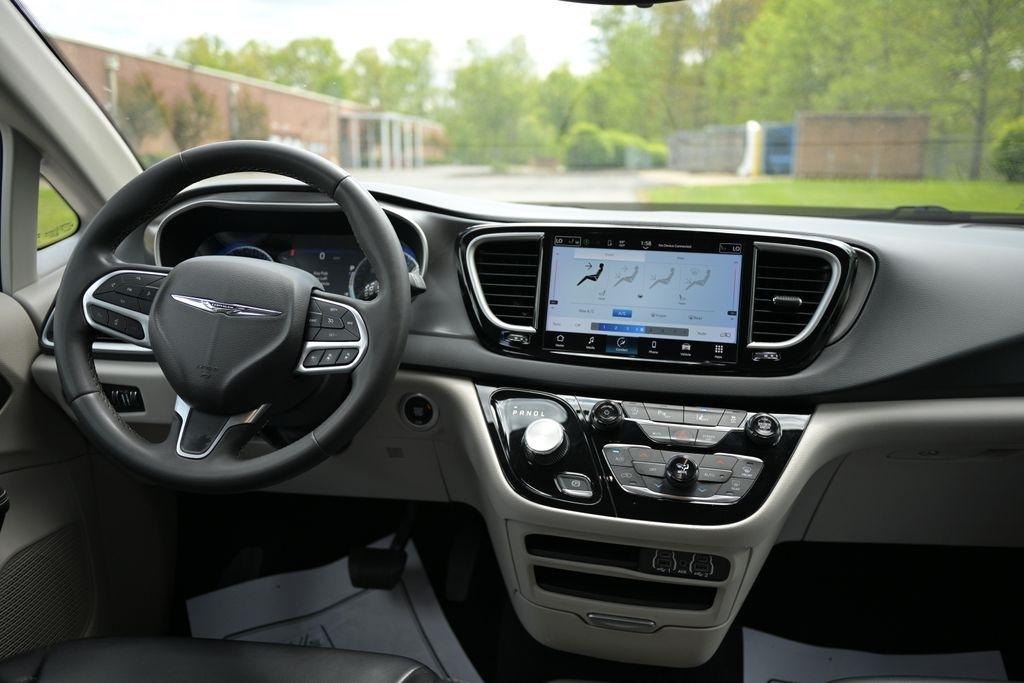 Chrysler Pacifica Touring L FWD 2023