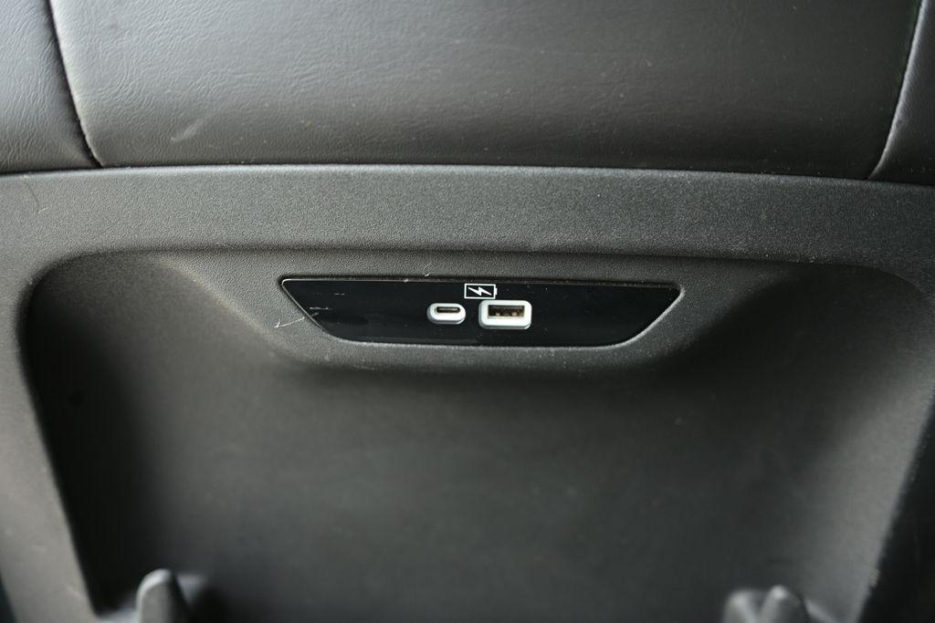 Chrysler Pacifica Touring L FWD 2023