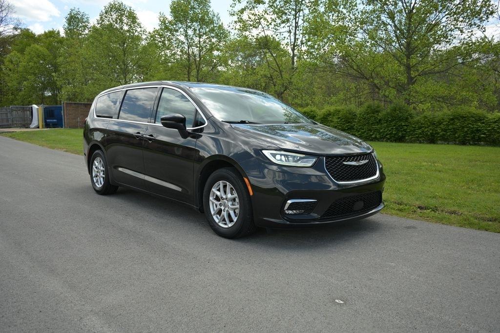 Chrysler Pacifica Touring L FWD 2023