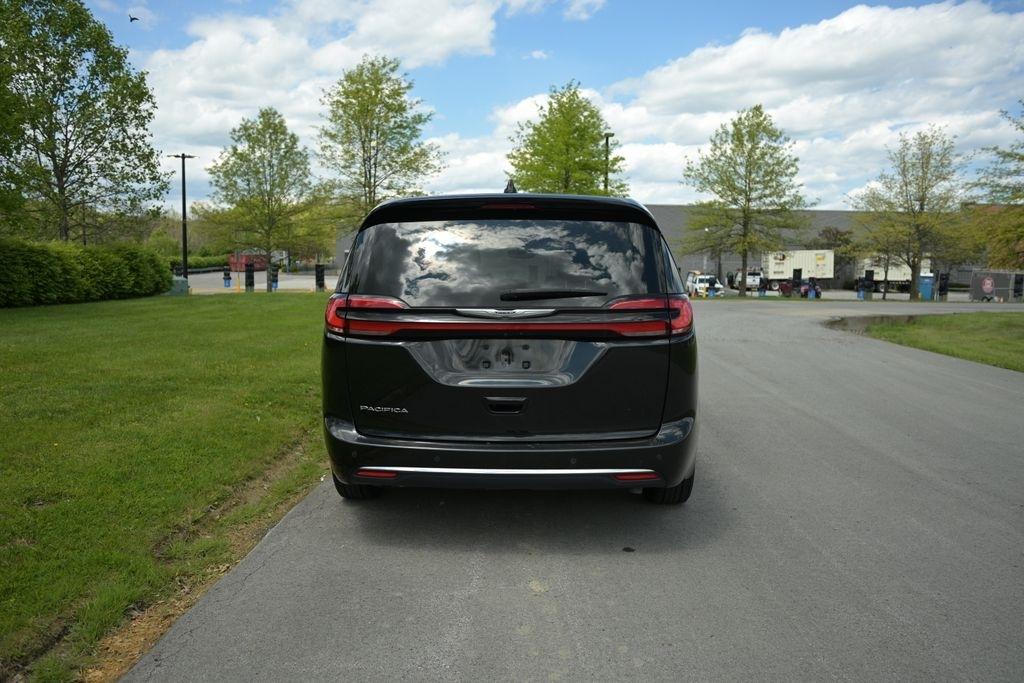 Chrysler Pacifica Touring L FWD 2023