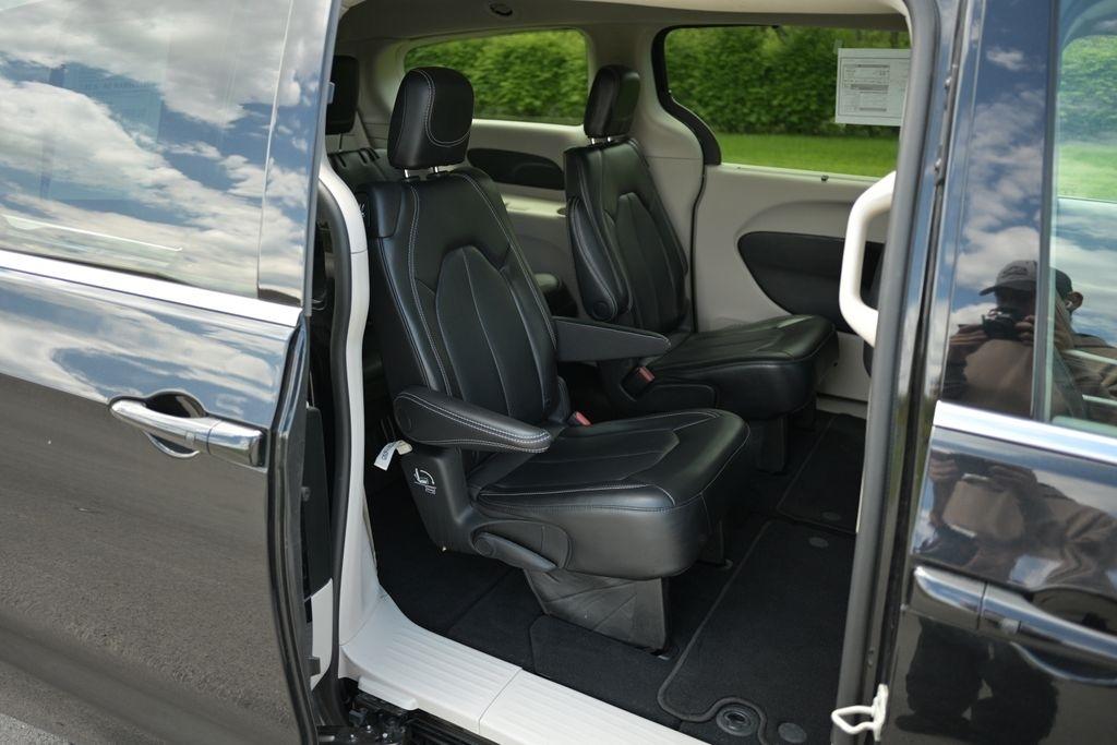 Chrysler Pacifica Touring L FWD 2023